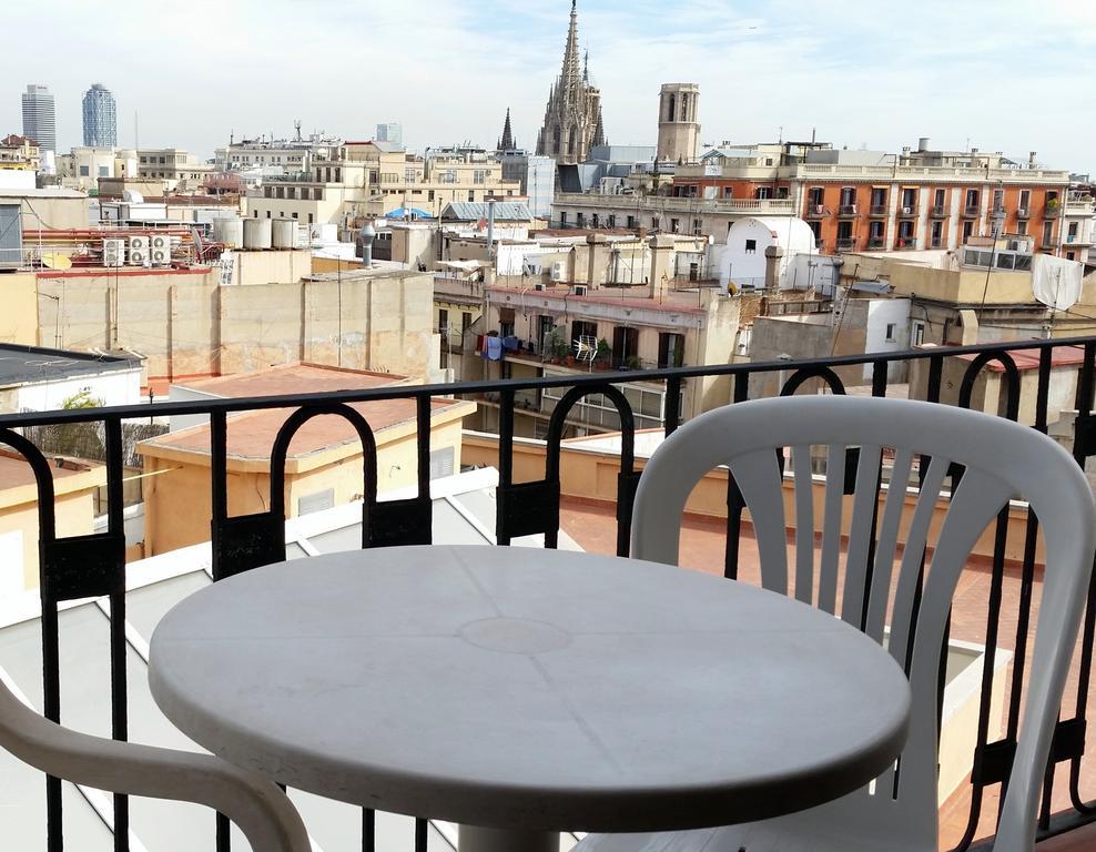 Hostal Capitol Ramblas — Foto 1